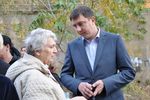 Павел Серебряков общается с жителями