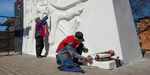 Стелу героям войны в Первореченском районе отреставрировали на субботнике