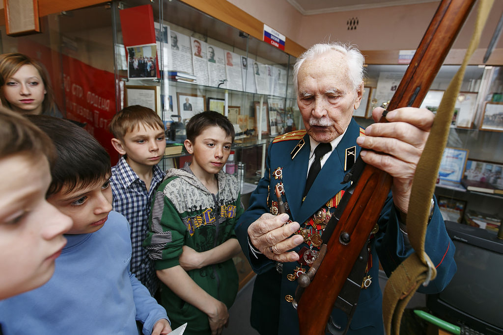 Ребятам показали оружие военных лет