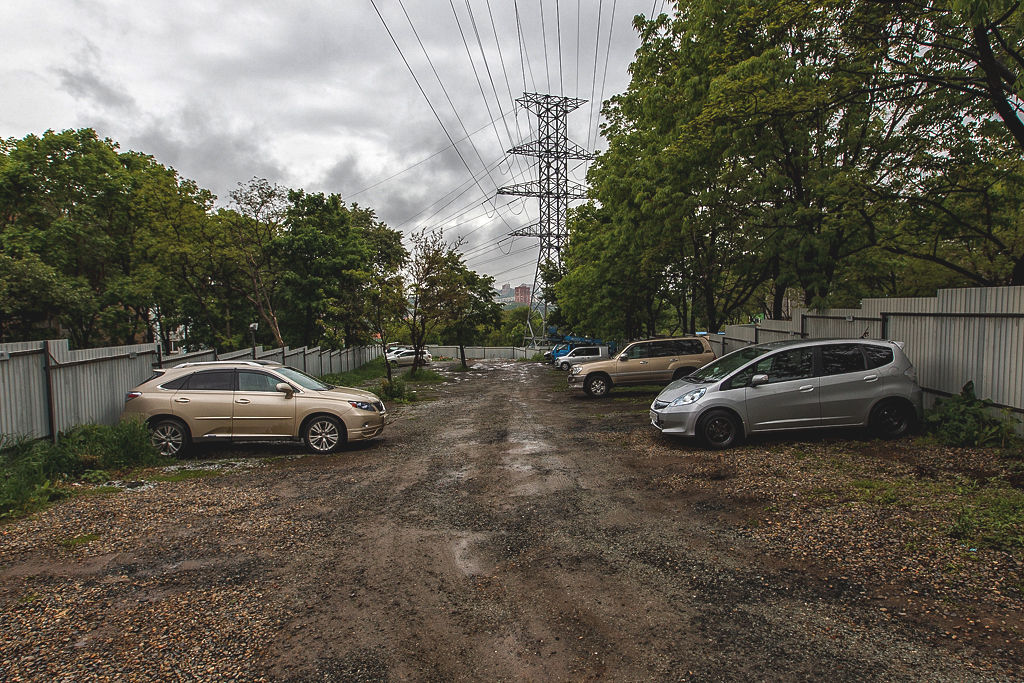 Линии ЛЭП над стоянкой