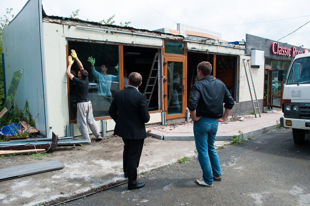 Демонтаж пит-стопа на Народном проспекте