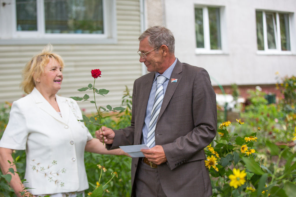 Поздравление от депутата Юрия Корсакова