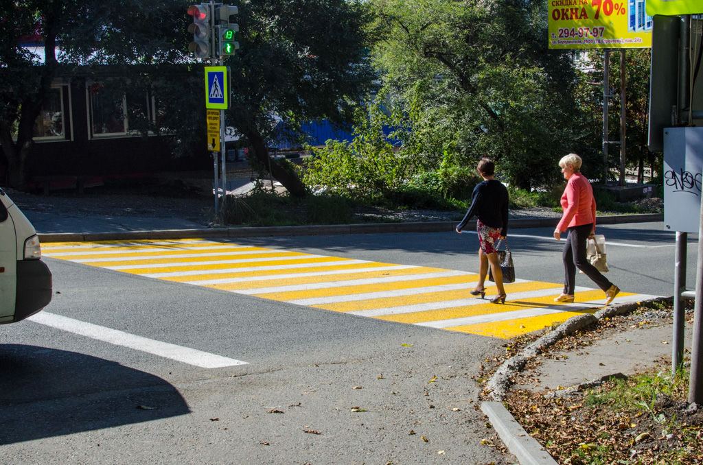 Обновленный переход на улице Постышева, 49