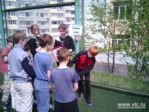 В эстафете приняли участие ребята младшей и средней возрастной группы