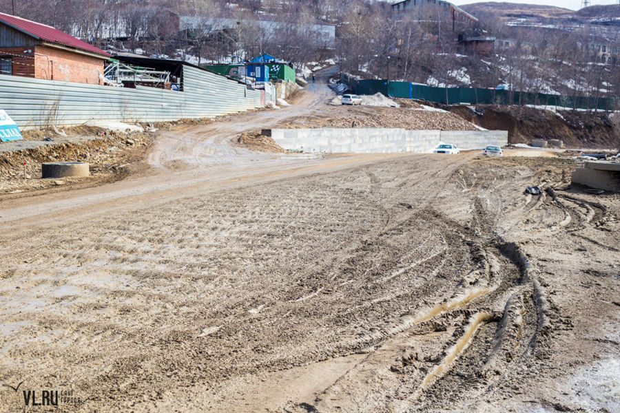 Два километра объездной дороги на Днепровской строят уже больше года