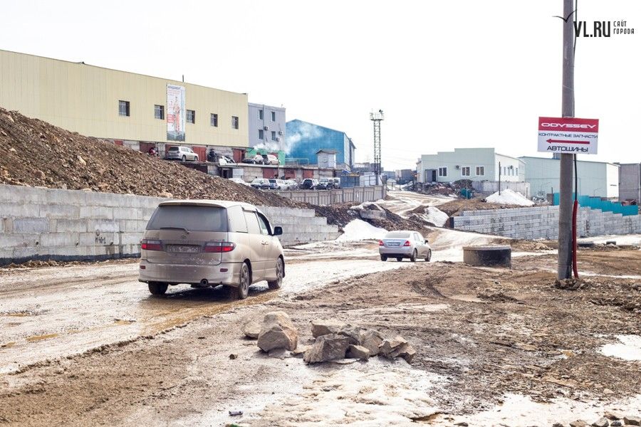 Два километра объездной дороги на Днепровской строят уже больше года