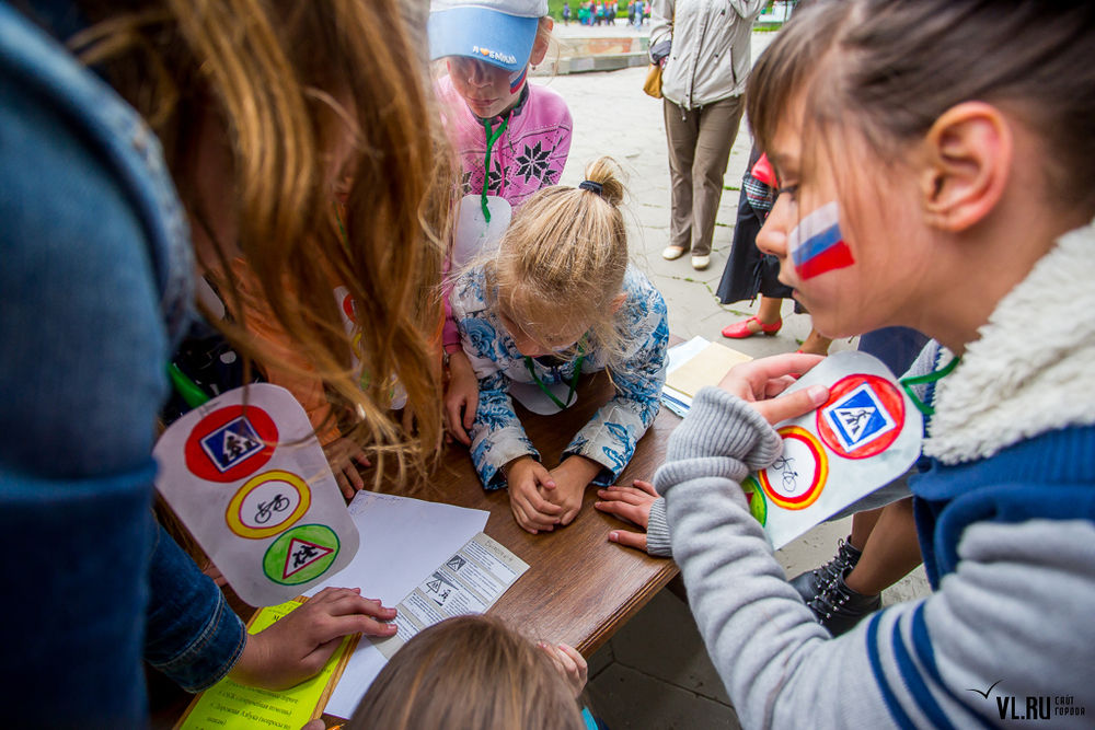 ГИБДД провело для детей акцию &laquo;Веселый светофор&raquo;