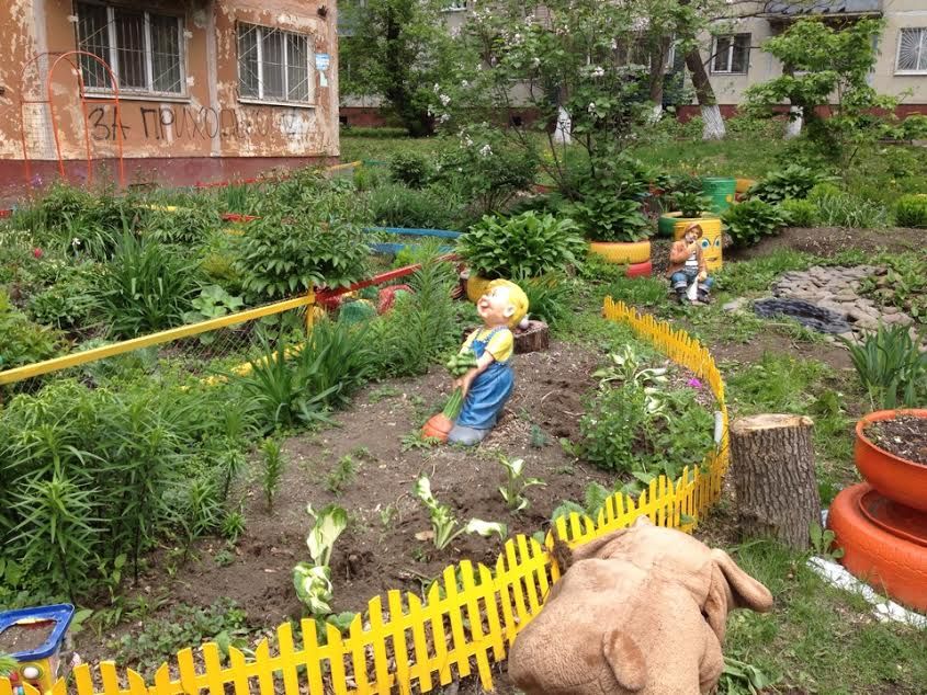 Двор на Постышева, 17